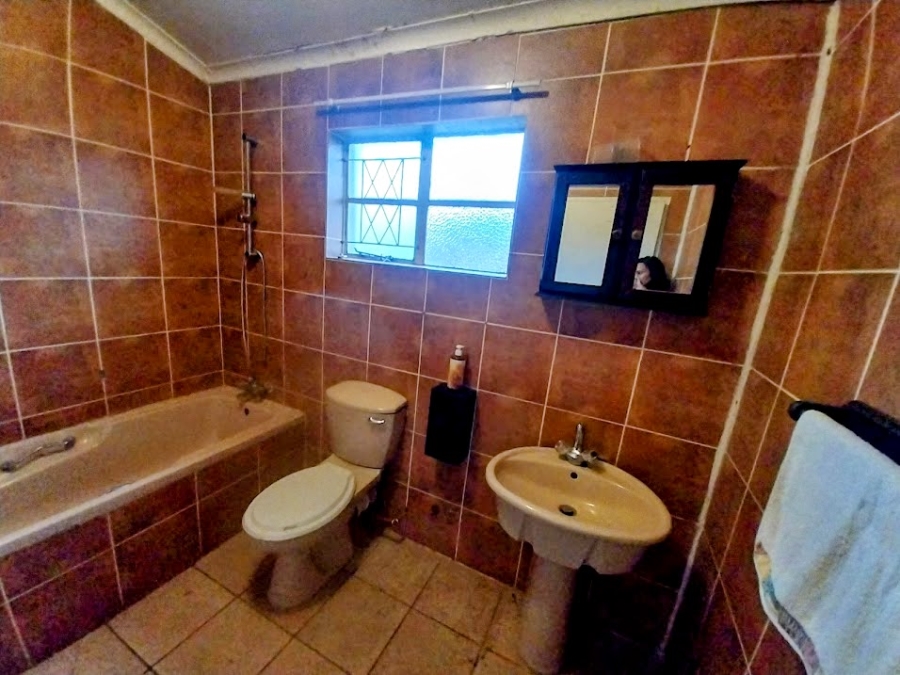 8 Bedroom Property for Sale in Roodewal Free State